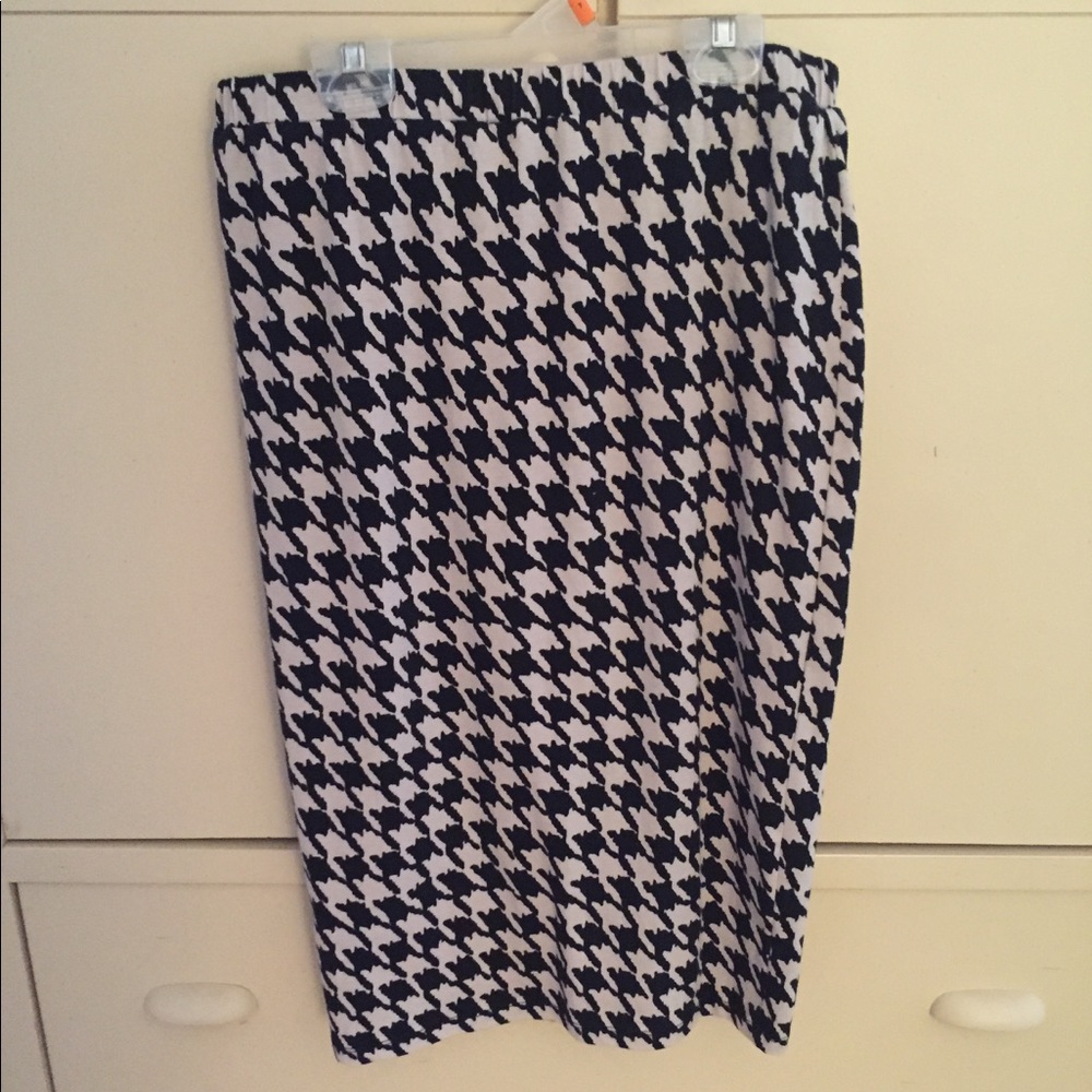 Houndstooth midi skirt